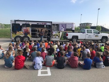 Mobile dairy classroom 4-H youth enrichment