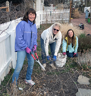 Extension Master Gardeners at DeAnna Rose Demonstration Garden
