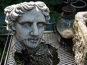 Concrete head planter