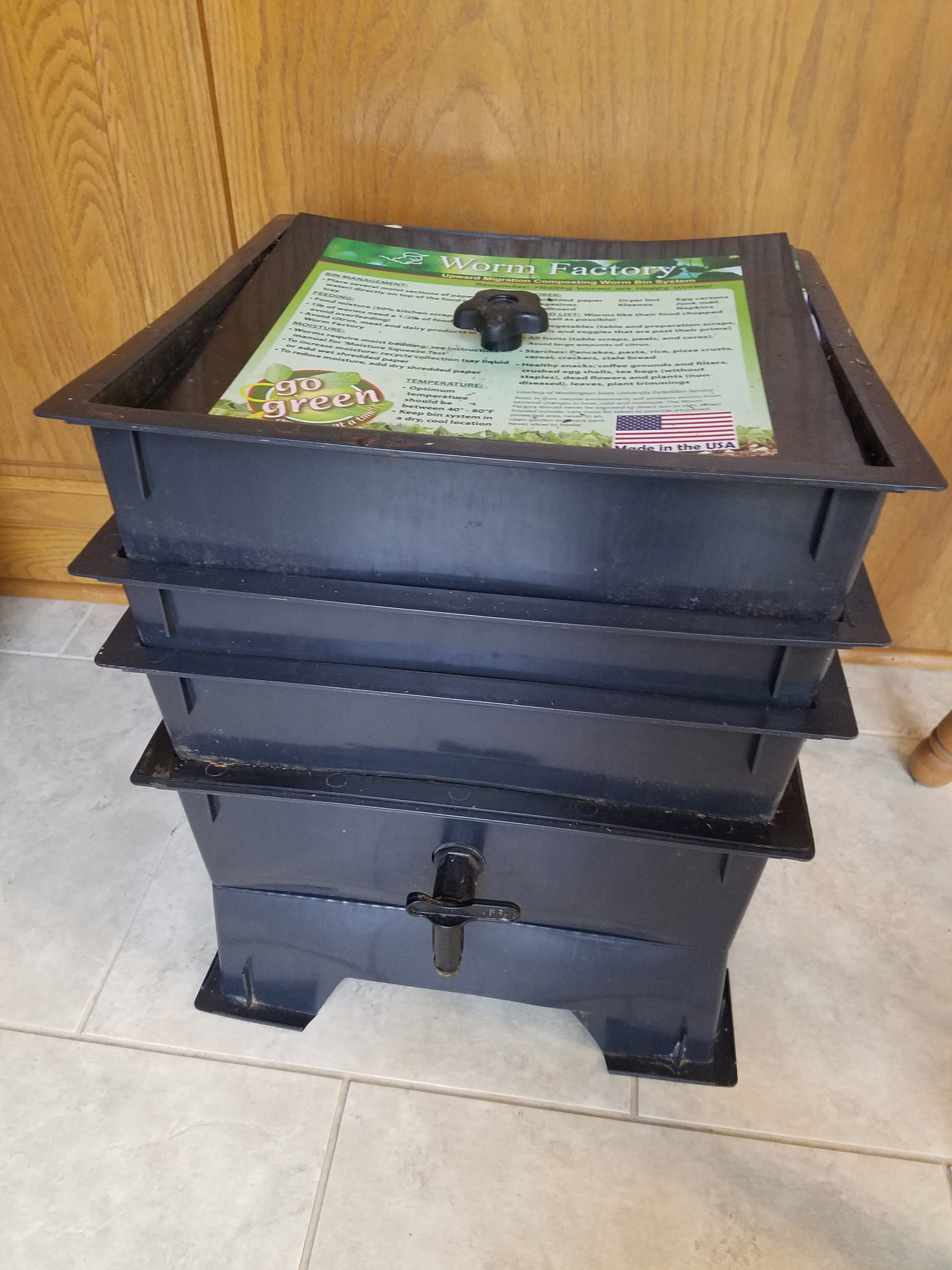 indoor worm composter