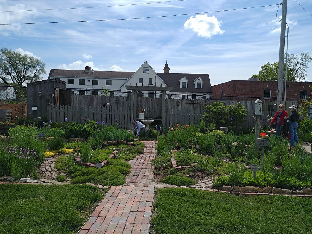 Shawnee_Town_Country_Garden